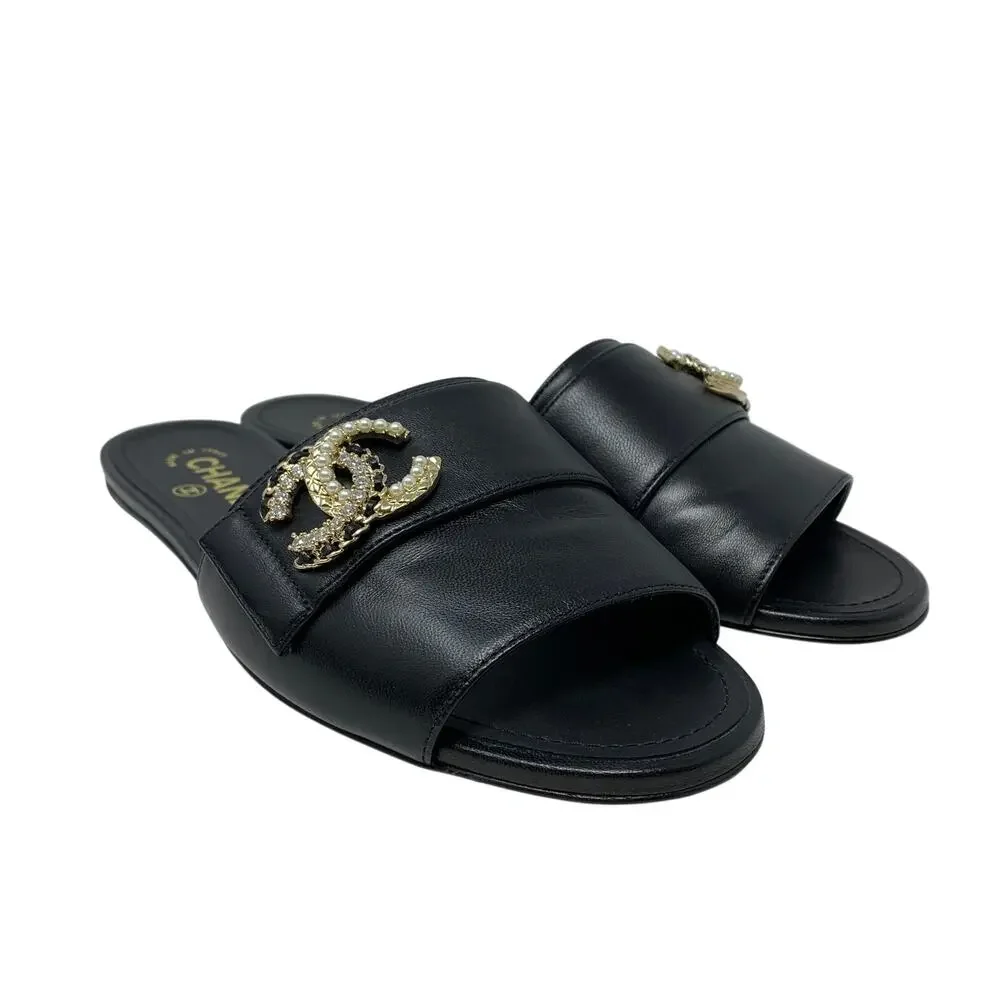 Chanel CC Pearl Logo Leather Mule Sandals Black Size 38 US 7.5 New With Box - Picture 2 of 11